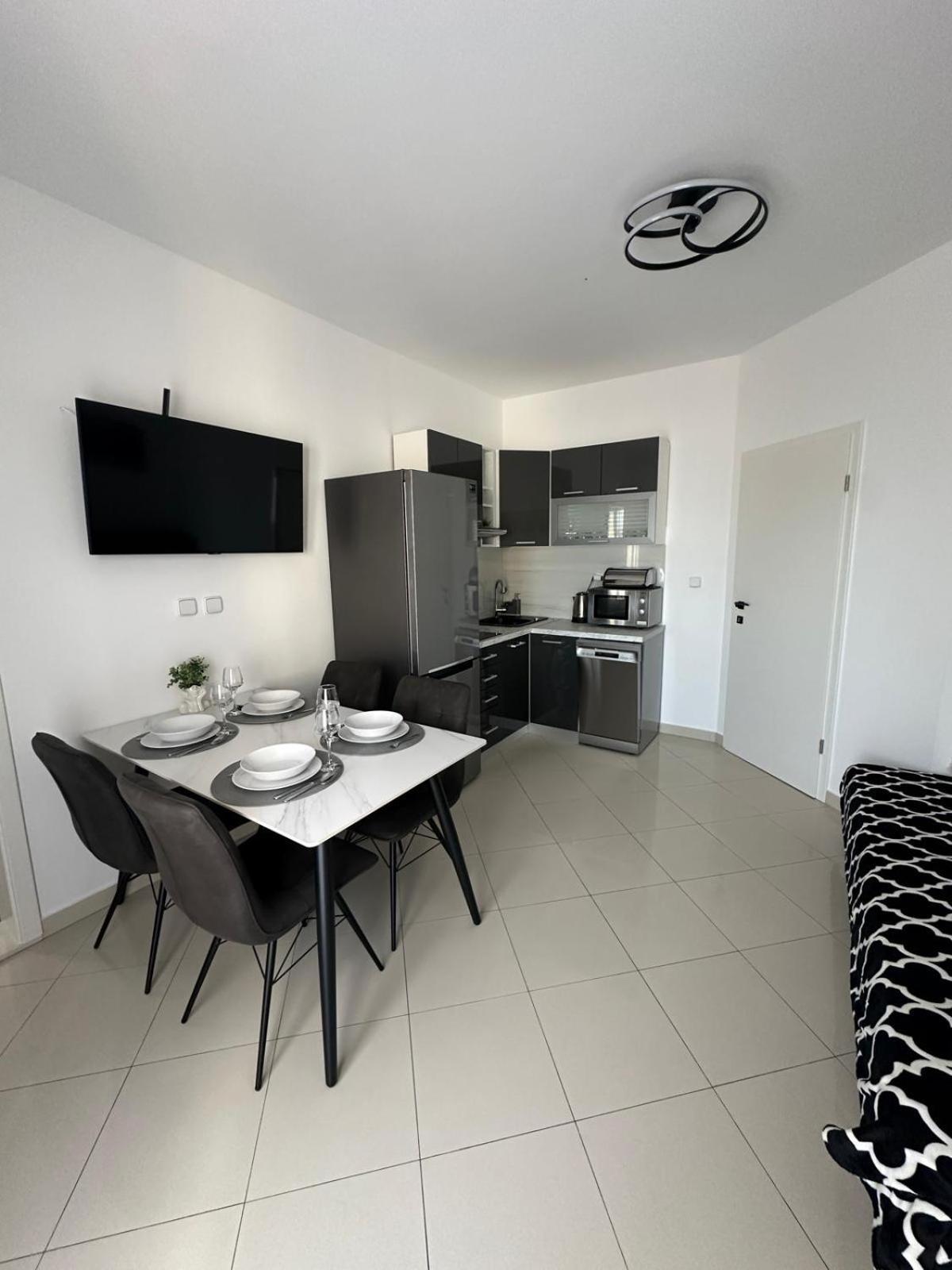 Apartments Villa Sunce Dugi Rat Dış mekan fotoğraf