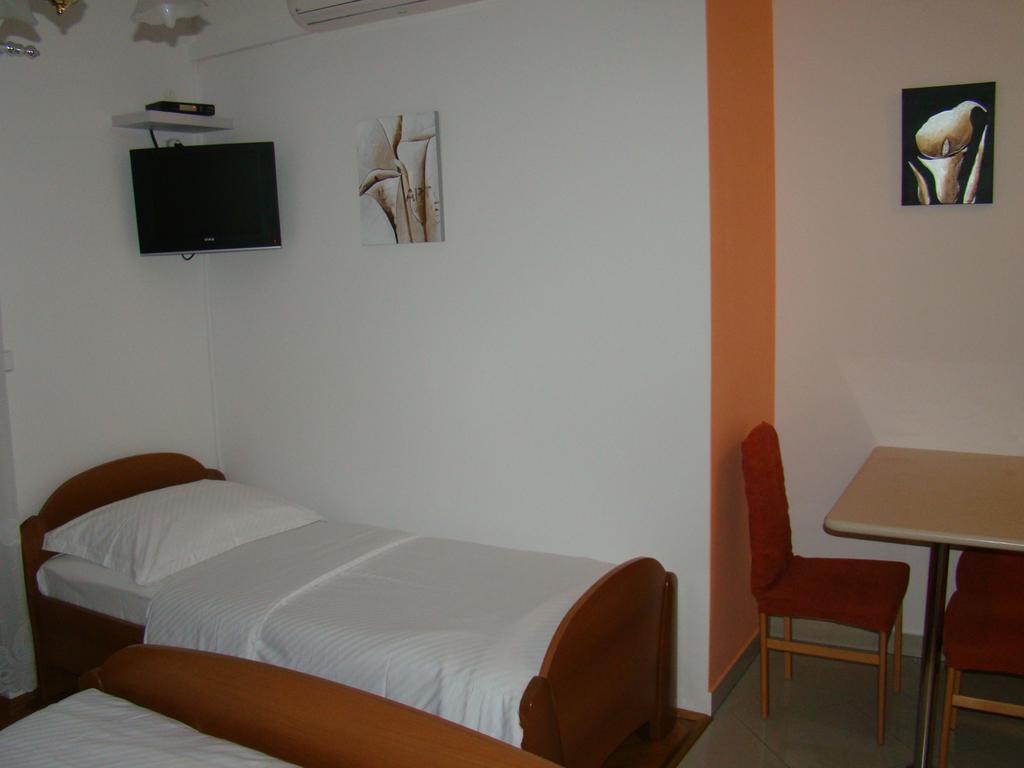 Apartments Villa Sunce Dugi Rat Oda fotoğraf