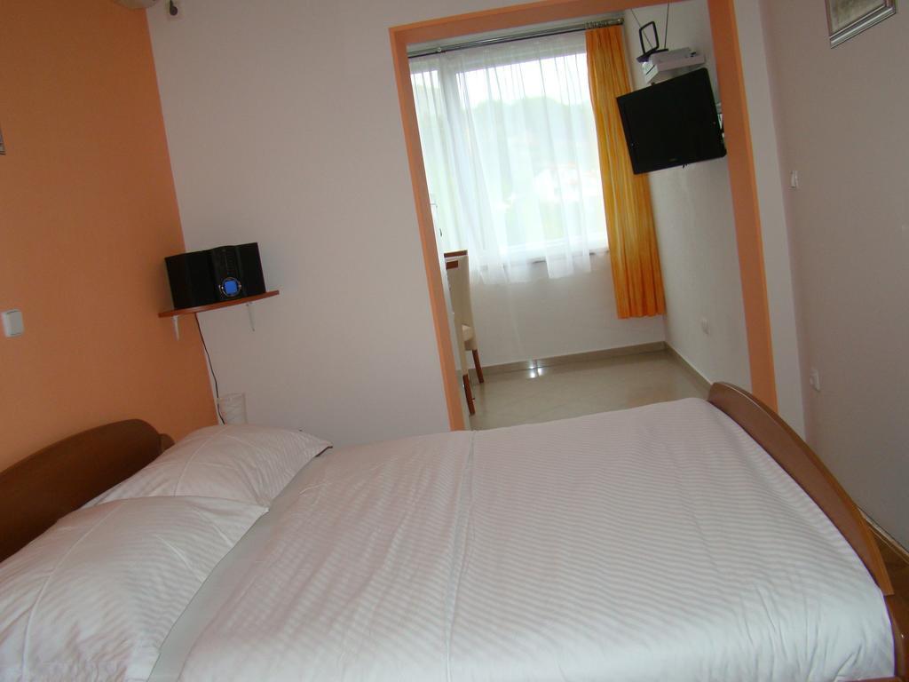 Apartments Villa Sunce Dugi Rat Oda fotoğraf