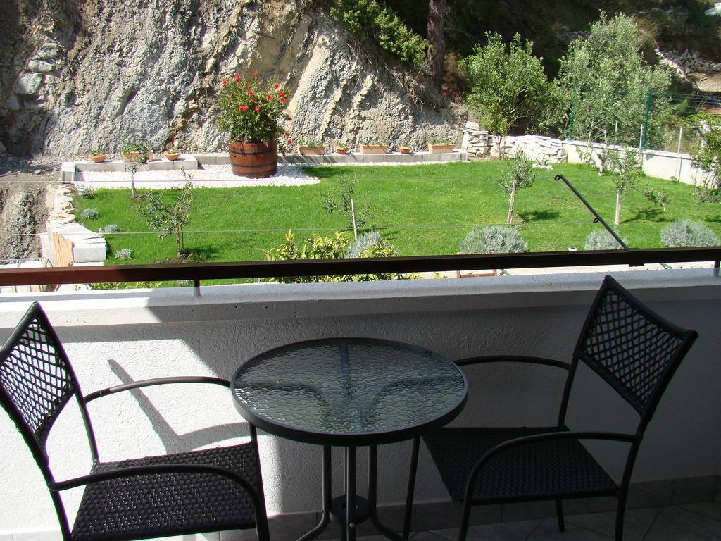 Apartments Villa Sunce Dugi Rat Oda fotoğraf
